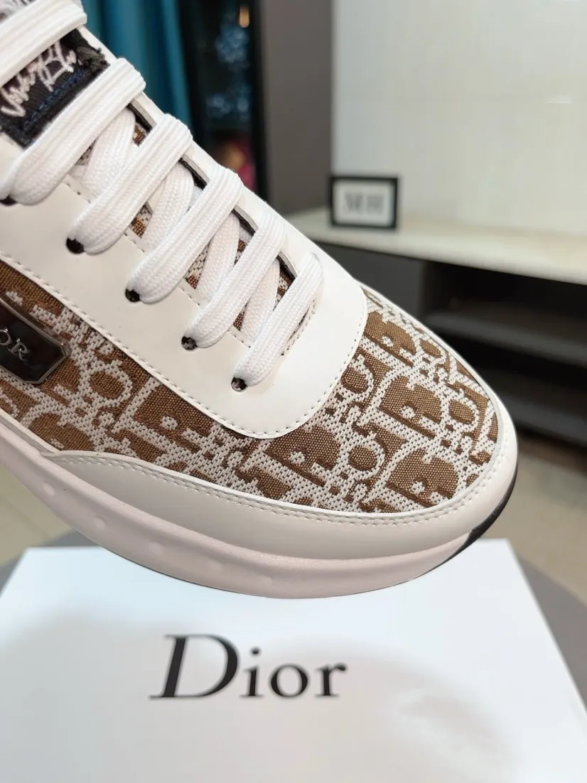 Men's men's shoes 💰440🌹🌹【Dior】Best-selling official website world premiere🔝High-end men's shoes brand official website latest series: The upper is made of imported cowhide with specially designed fabrics➕Mesh breathable lining. Make walking more convenient and comfortable! Compared with the official quality, Midea’s 1:1 replica. Create a fashionable personality to set off your uniqueness! A must-have for trendy men! Classic style. Men's sizes: 38-44.